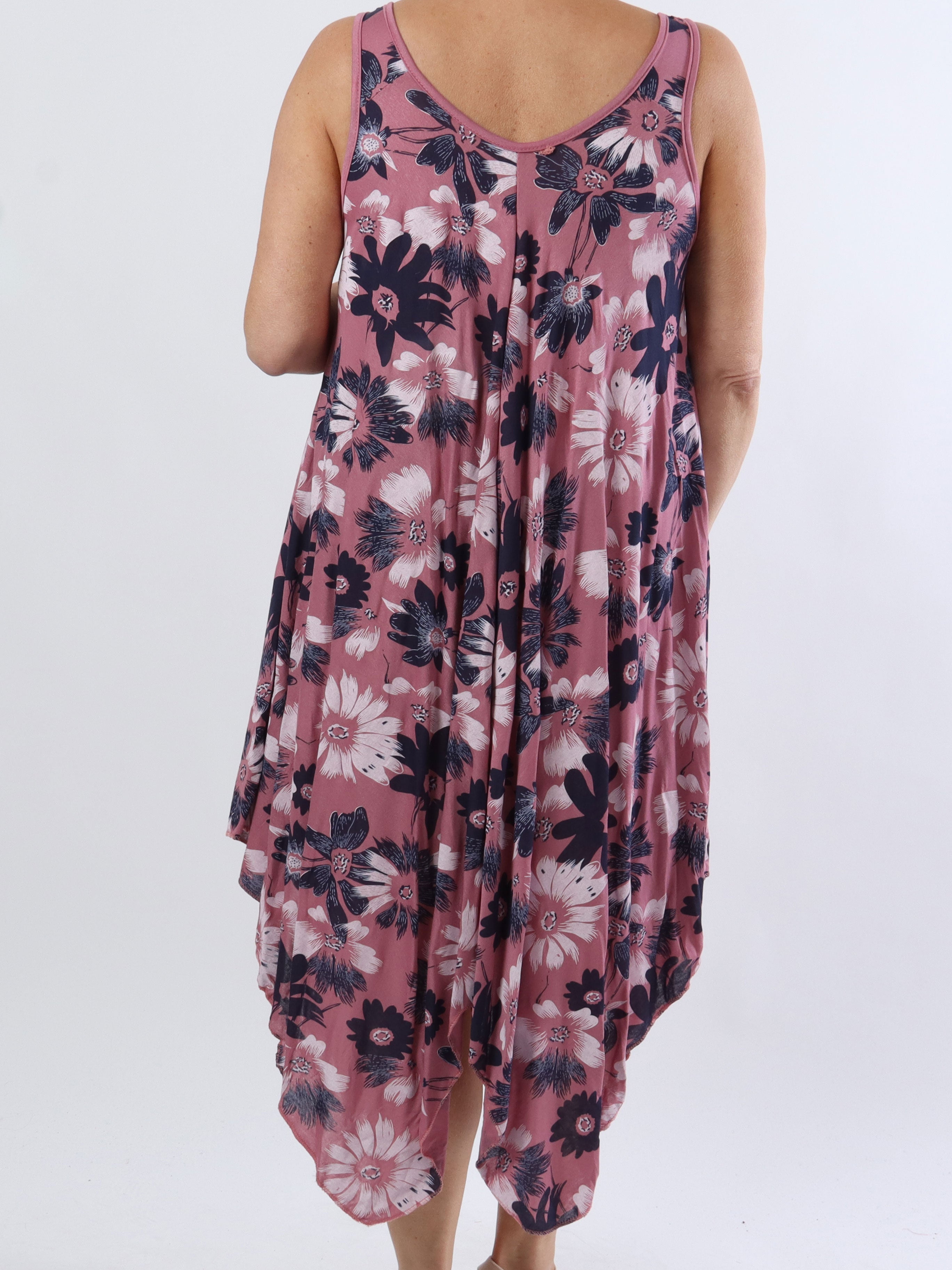 Blair - Luftig klänning i viskos plus size med blommigt tryck - Green